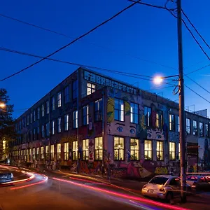 ** Hotel Fabrika & Georgia